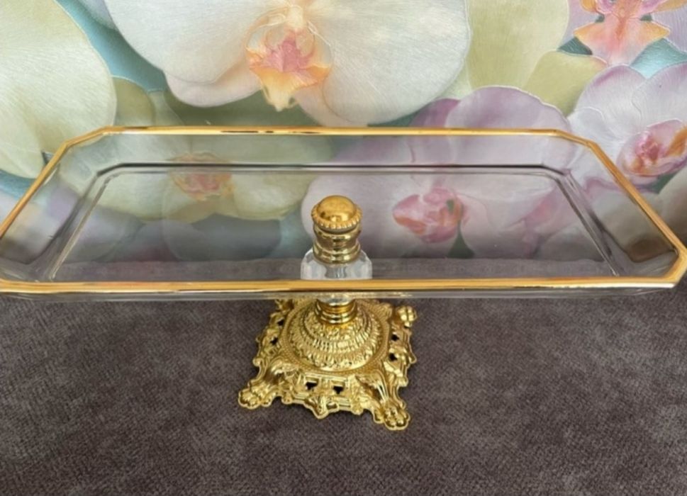 Менажница , тортница