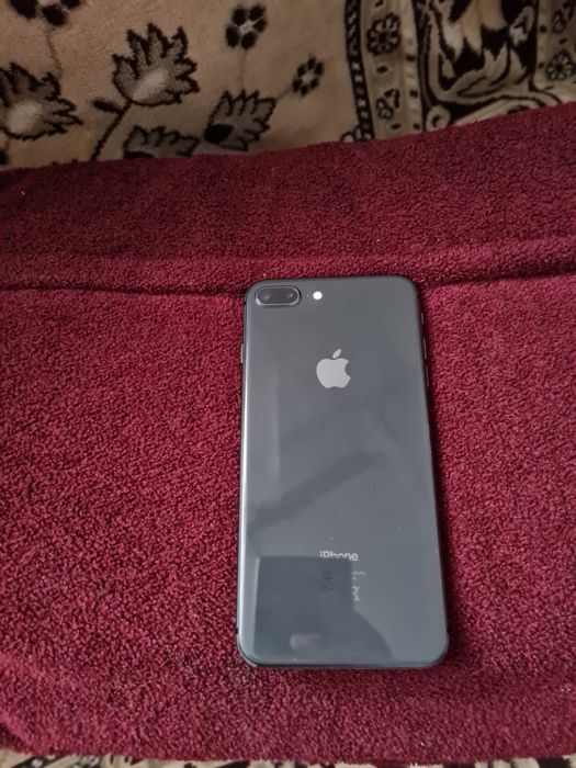 Айфон 8+ 64гб состояние идеальное