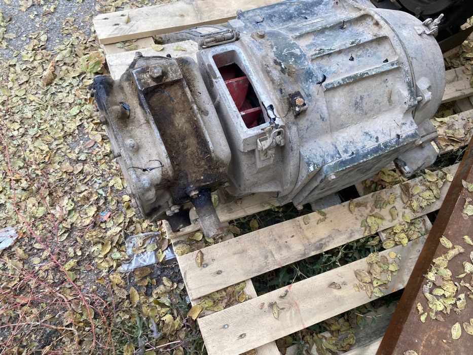 Продам редуктор с двигателем