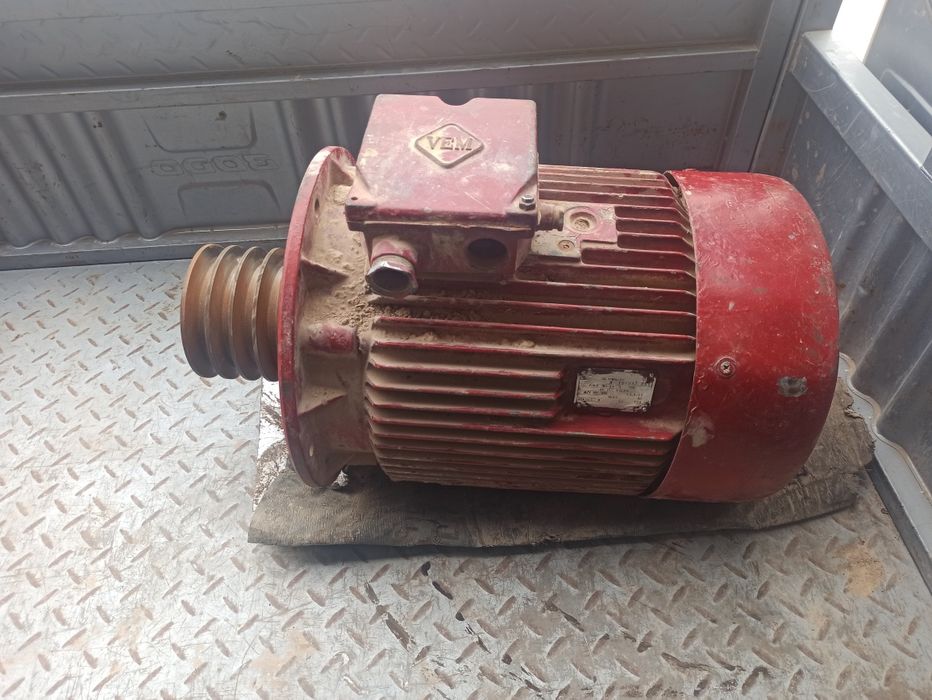 Elektr mator 22 KVT,  1500 abarot daqiqasiga, Germanskiy 6 million som