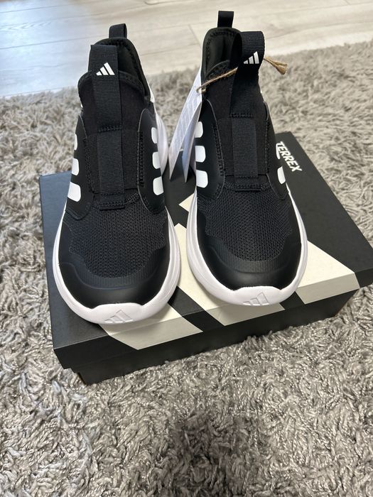 Маратонки adidas номер 39 1/3