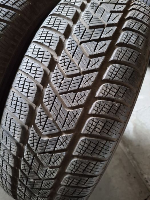 4 Anvelope de iarnă 215 65 r17 Pirelli