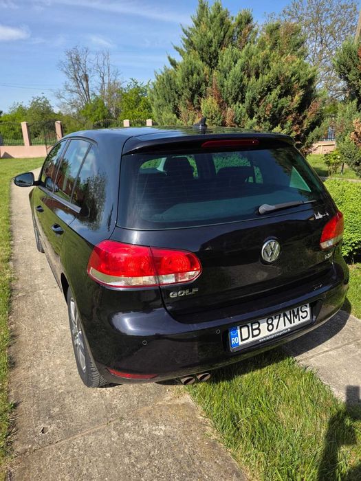 WV Golf 6, an 2011, negru