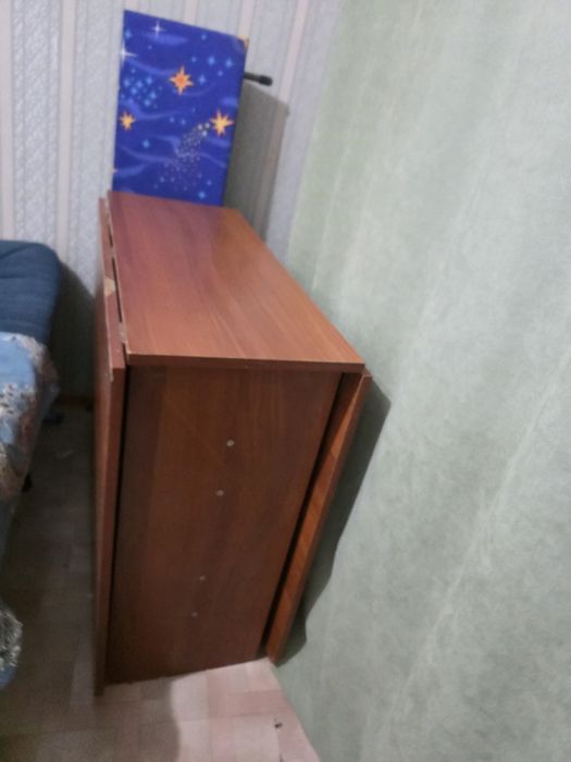 Продам книжный стол