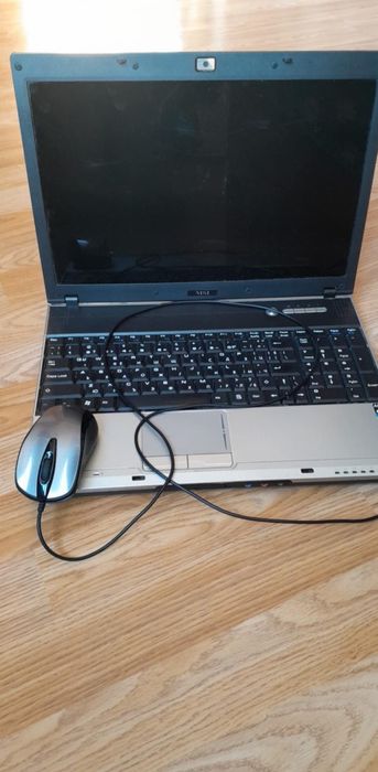 Лаптоп MSI работещ