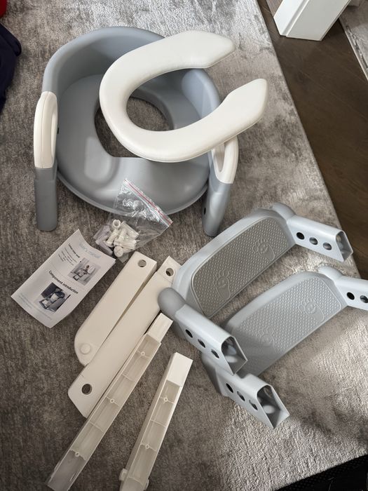 Детское сиденье на унитаз с лестницей