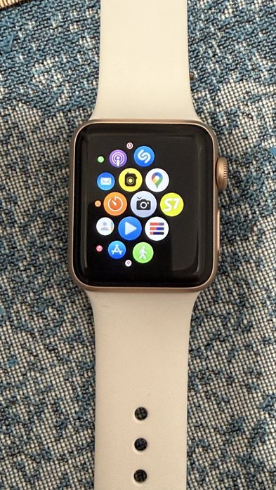 Apple Watch Series 3 GPS 38 мм – Gold