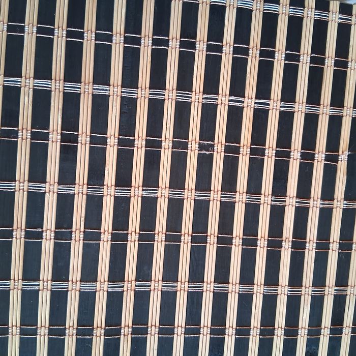 Бамбукова подложка за хранене и свиване на перфектно суши