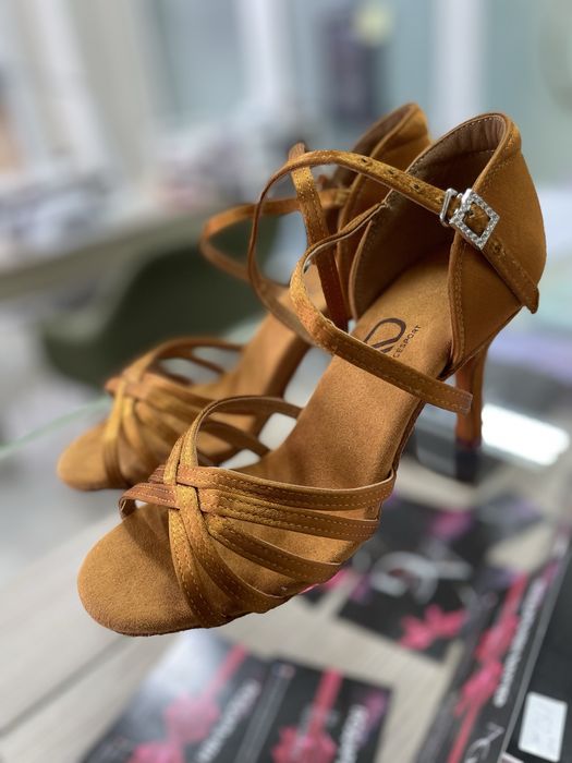 Обувки за танци