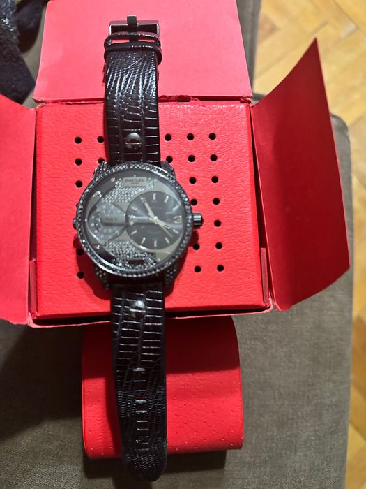 Дамски часовник Дизел