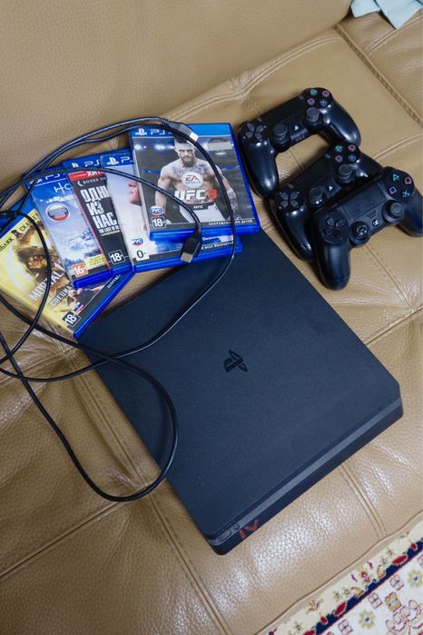 PlayStation 4 Slim 500 ГБ