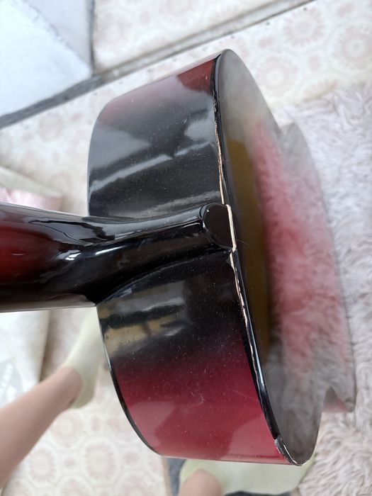 Продам гитару б/у