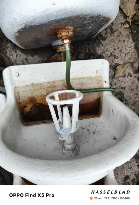 Vând chiuveta de fonta