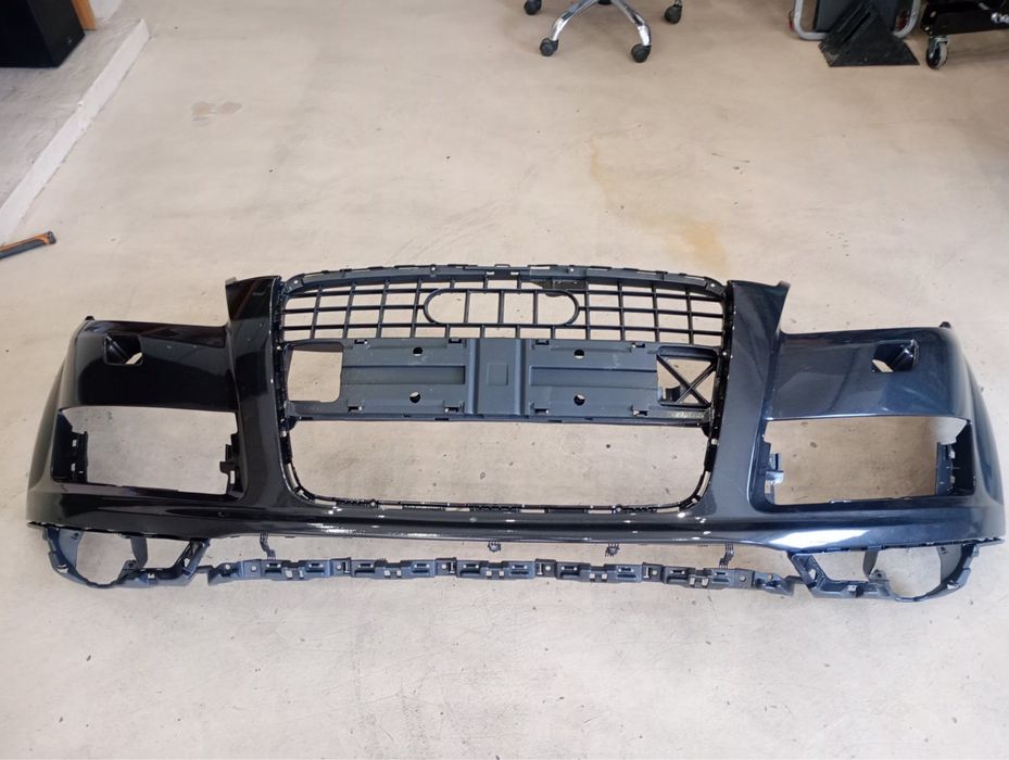 Предна броня Audi Q7 2013 - чисто нова