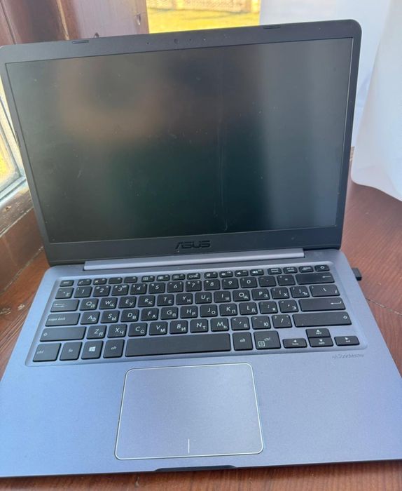 Ноутбук ASUS E406S