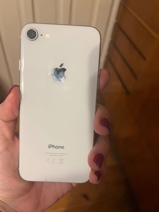 Iphone 8 64GB Супер запазен