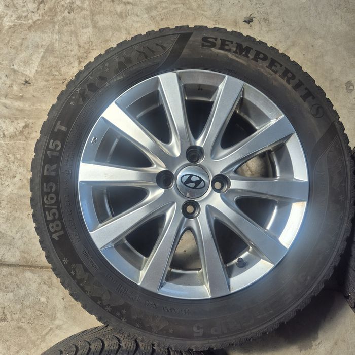 Jante aliaj 4x100 anvelope 185 65 15 Hyundai i20 i10 kia rio venga logan sandero dacia renault iarna