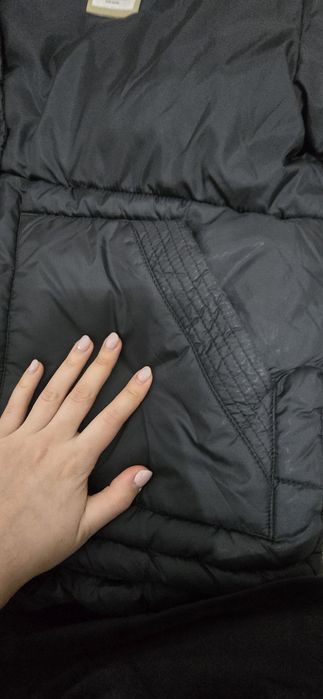 Куртка сатылады.