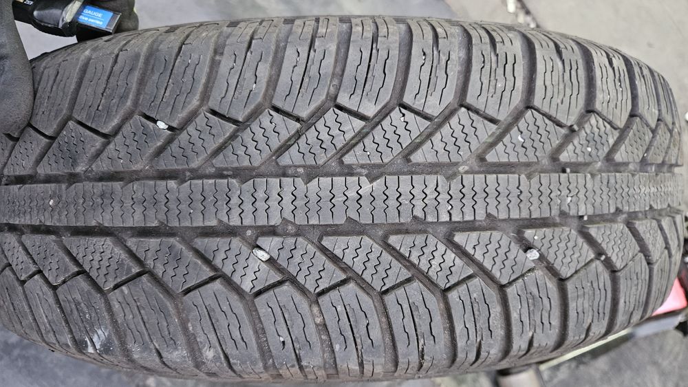 2бр гуми 195 65 15 семперит