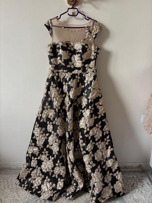 Пышное вечернее платье для бала, выпускного или торжественного вечера