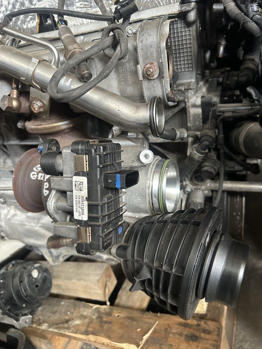 Turbină BMW seria 7 G11 , G12 730 D 265 cp 2017