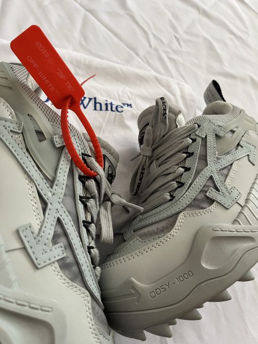 Off White Odsy Modelul 1000