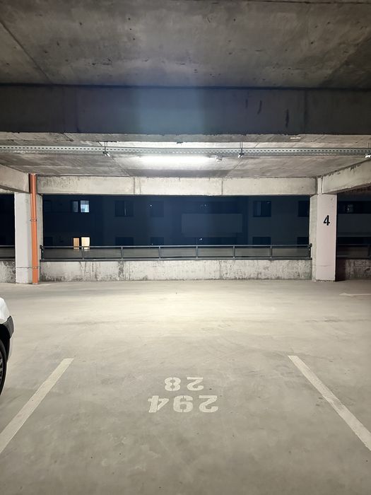 Inchiriez loc de parcare 141 Maniu