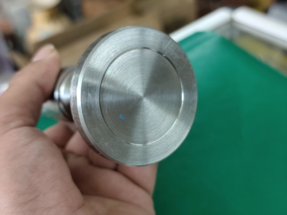 Стоманена ваза или свещник стил бруталист