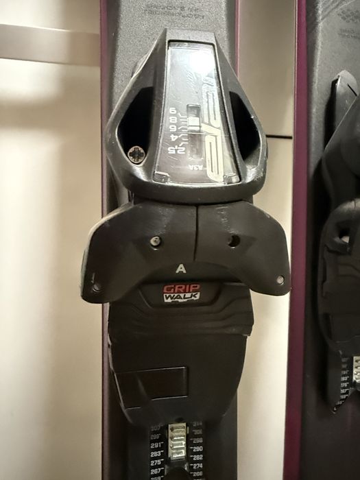 Дамски ски Elan Snow 152см