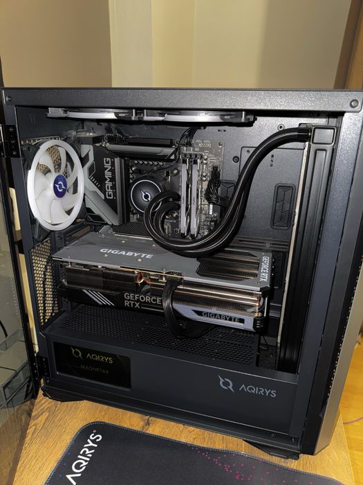 PC Gaming RTX 4080, i7-13700KF, 32GB DDR5 | Vă rog citiți descrierea!