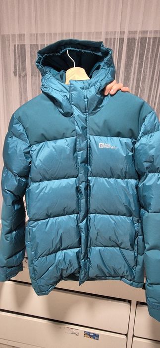 Vand geaca noua, Jack Wolfskin cu puf natural