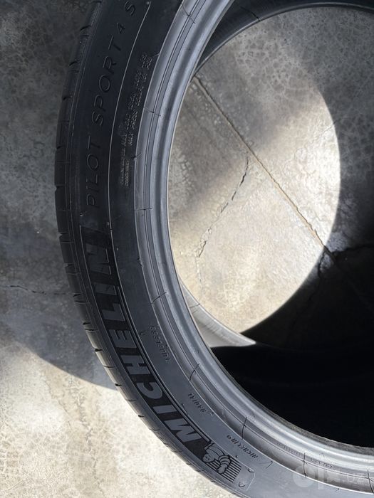 Авто шина Michelin R23 разноширокий