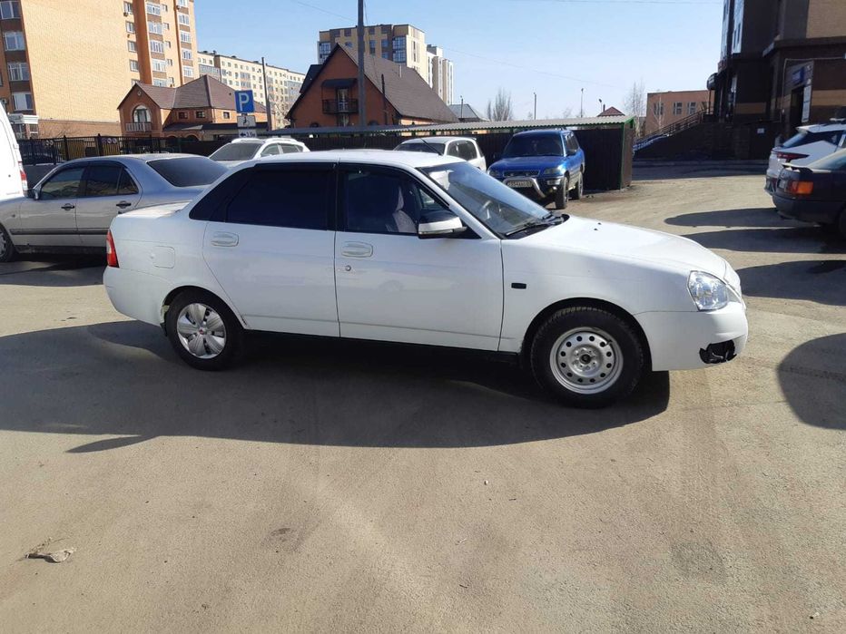 Продам приору седан