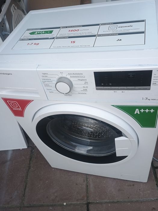 Mașină de spălat rufe clasa AA uscator rufe Indesit Baunekht