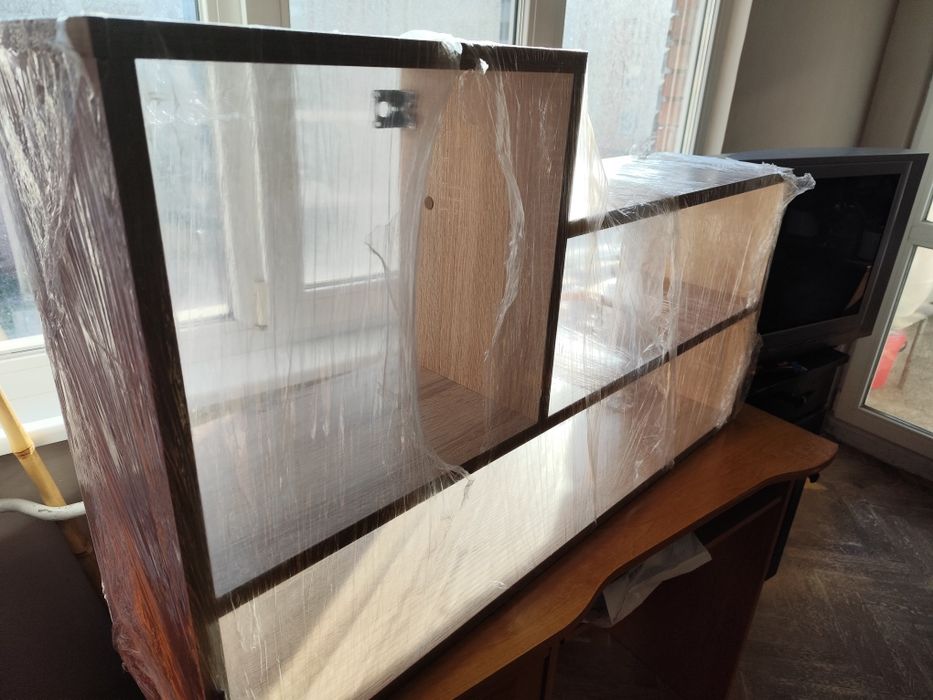 Етажерка за стена