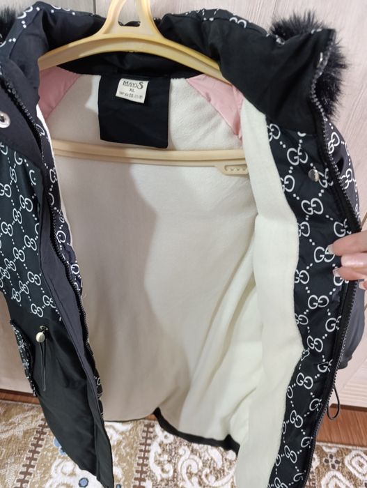 Куртка теплая для девочки на 146-150 рост