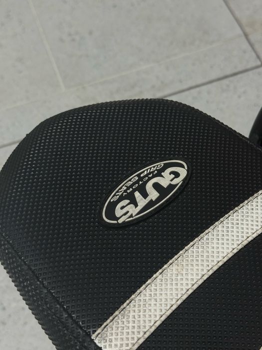 Guts Seatcover Ultra bee