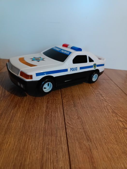 Masina de politie de colectie