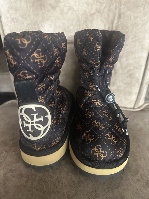 Боти Guess, нови без кутия