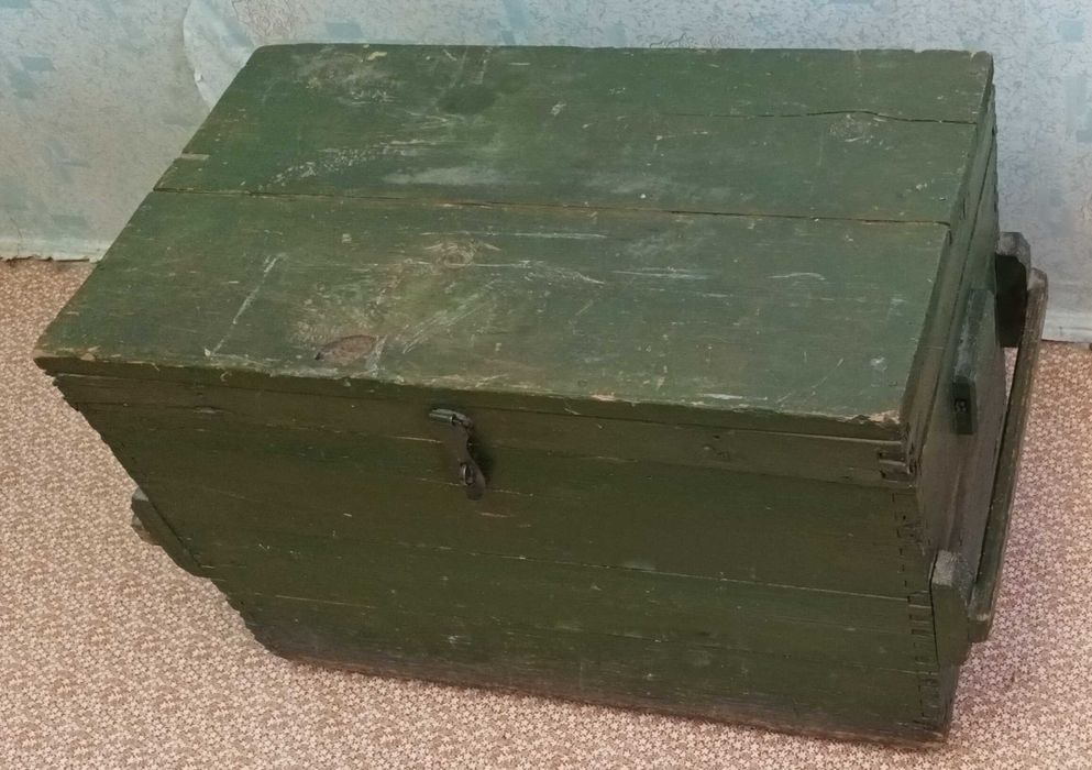 Сундук из армейской конторки