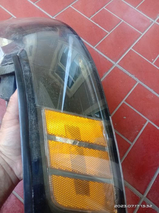 Передние фары на Mustang