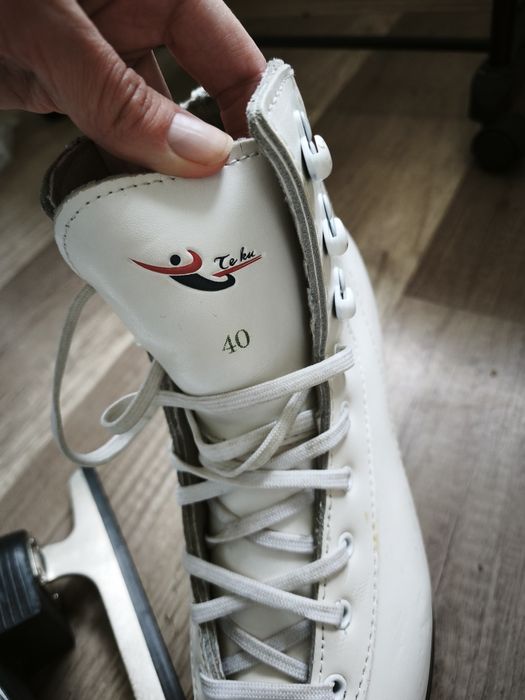 Кънки за лед в отлично състояние