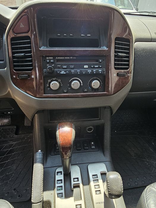 Mitsubishi Pajero 3.2 DI-D | 2005, 228.500 km, 7 Locuri