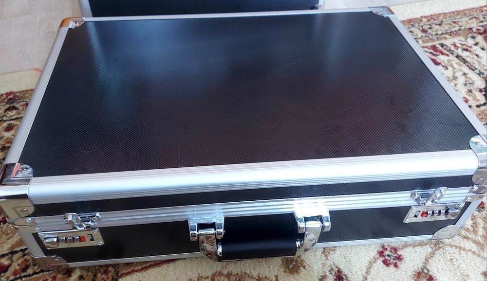 Летающий бабочка, Ұшатын хит көбелек