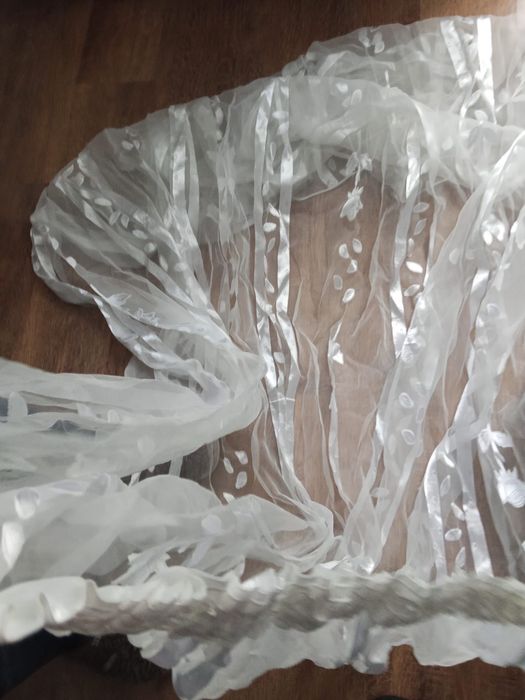 Perdele albe din sifon