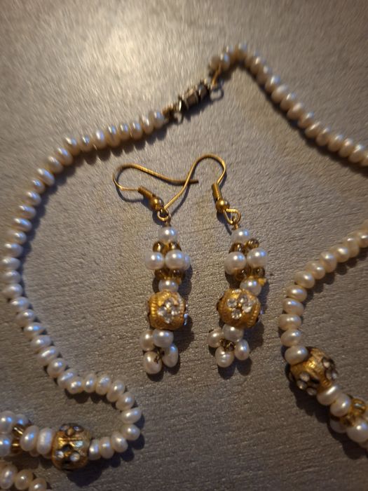 Перлени   колиета