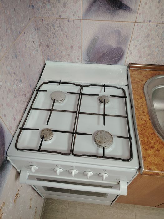 Продам газ плиту