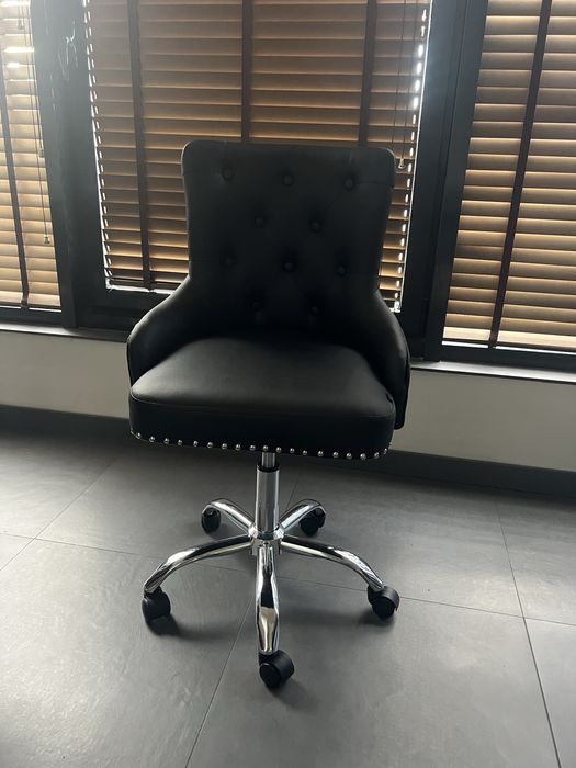 Стол на колелца Lyon с 24 м гаранция и безплатна доставка до офис