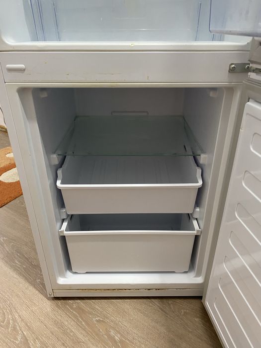 Продается рабочий холодильник BEKO!