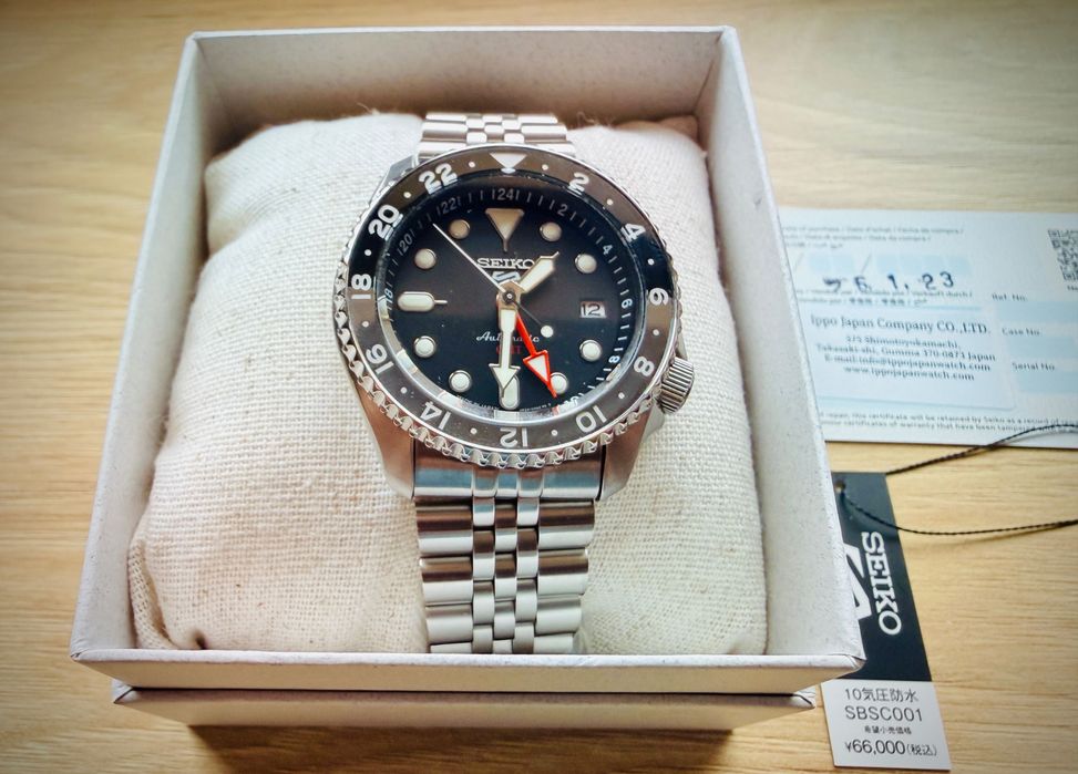 Seiko 5 GMT SBSC001 / SSK001